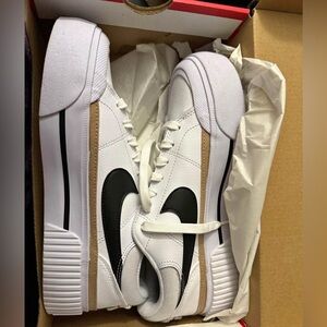 nike court legacy lift sneakers